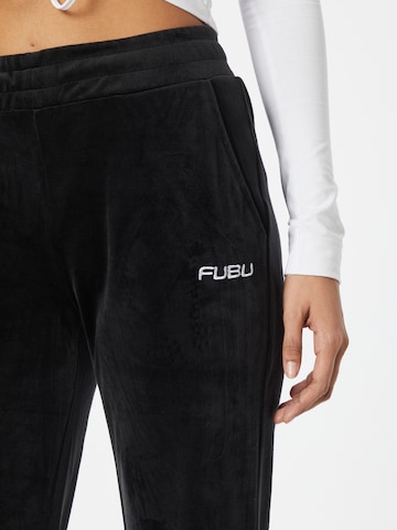 FUBU Flared Hose in Schwarz