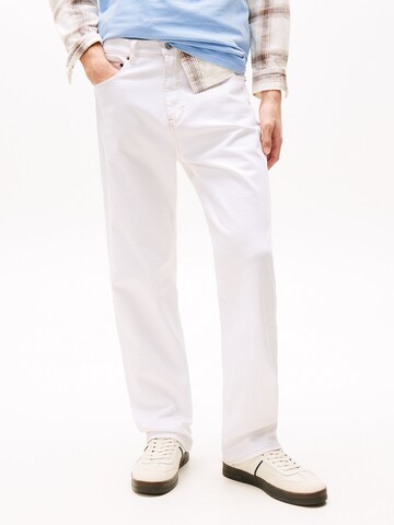 Tommy Jeans Regular Jeans 'Otis' in White: front