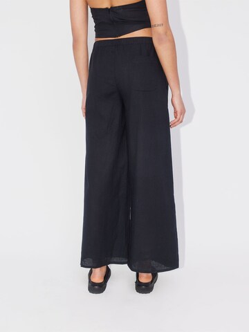 Wide Leg Pantalon 'Holiday' ABOUT YOU REBIRTH STUDIOS en noir