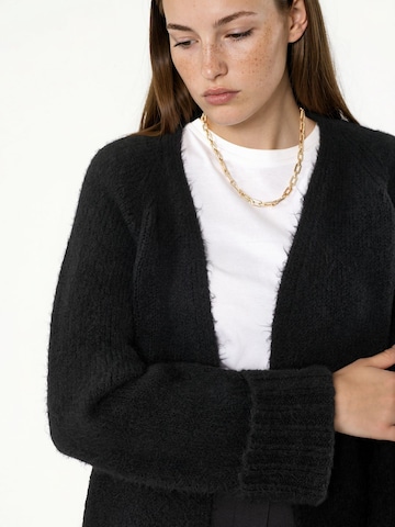 Hiccup Strickjacke in Schwarz