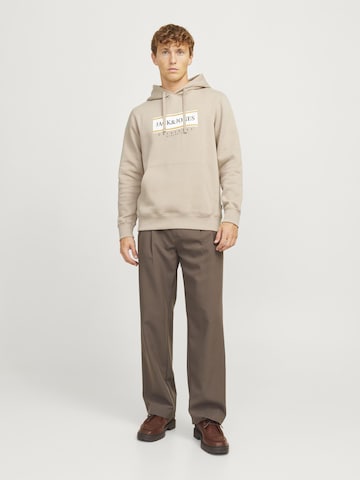 JACK & JONES Sweatshirt i beige