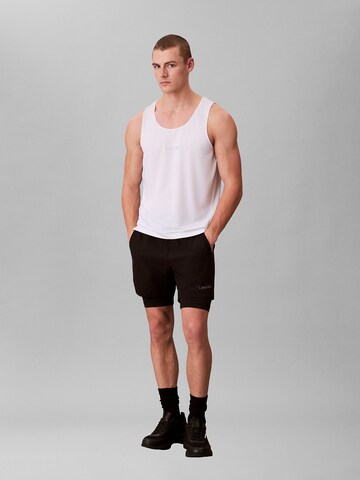 T-Shirt Calvin Klein en blanc