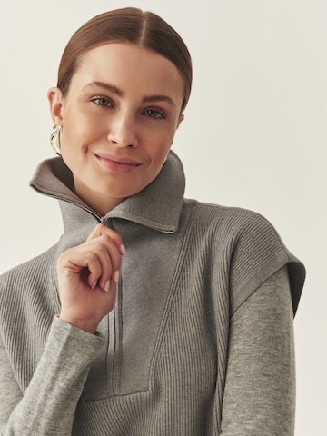 Pullover 'Misaki' di TATUUM in grigio