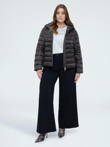 Fiorella Rubino Winterjas in Zwart