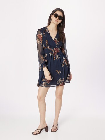 Robe 'Rosina' ABOUT YOU en bleu