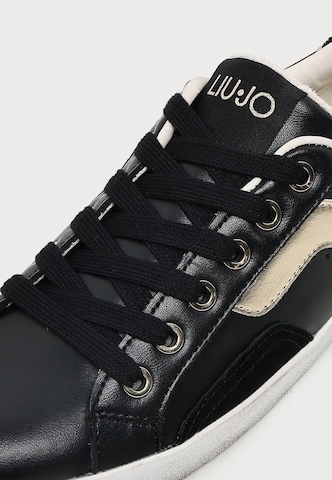 Baskets basses 'MILEY' Liu Jo en noir : devant