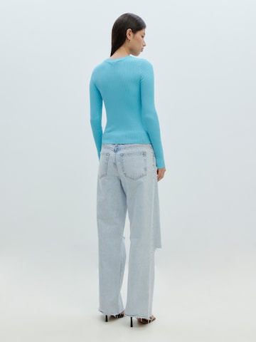 EDITED Sweter 'Urte' w kolorze niebieski
