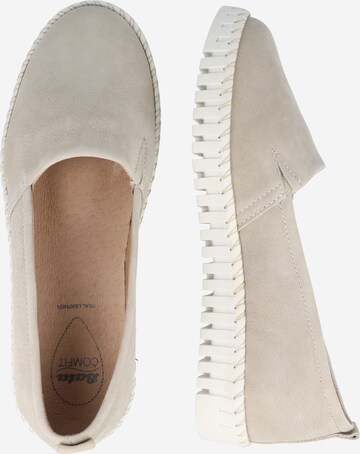 Bata Classic Flats in Beige