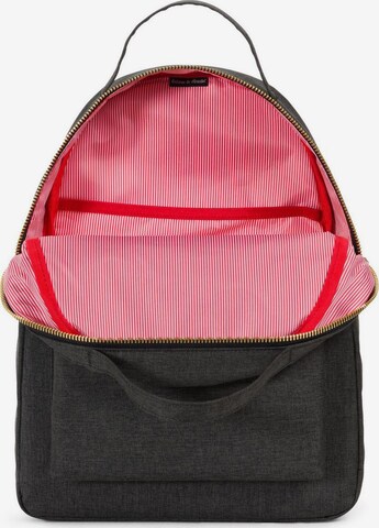 Rucsac 'Nova' de la Herschel pe negru