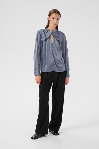 KAREN BY SIMONSEN Bluse 'Blanca' i blå