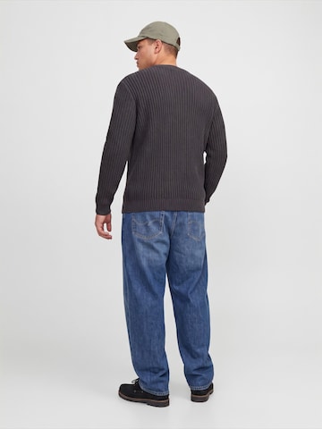 Jack & Jones Plus Pulover 'JJJAXON' | siva barva