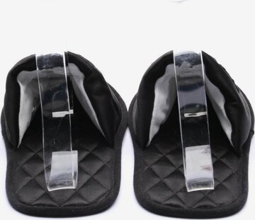Louis Vuitton Flats & Loafers in 41 in Black