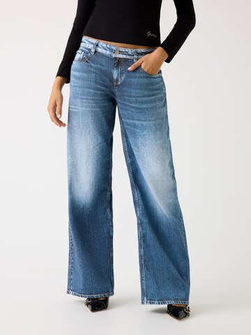 GUESS Wide leg Jeans in Blue: front