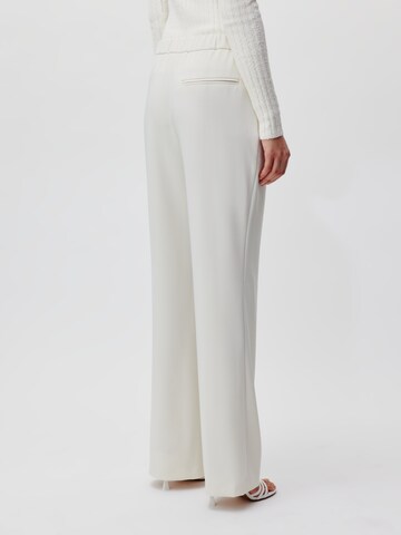 LeGer by Lena Gercke Loosefit Byxa 'Aylin Tall' i vit