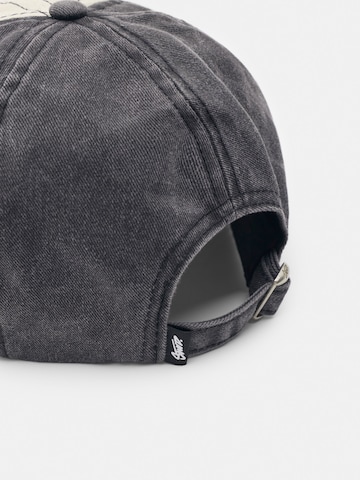 Pull&Bear Czapka z daszkiem 'STWD' w kolorze czarny