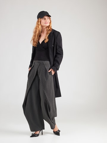 ABOUT YOU Top 'Lieselotte' - fekete