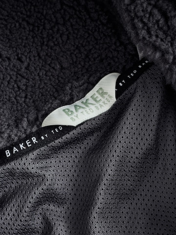Baker by Ted Baker - Chaqueta polar en gris
