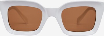 PIECES - Gafas de sol 'MUSIA' en blanco