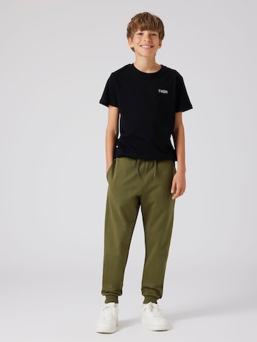 TWO SOON Regular Trousers in Green