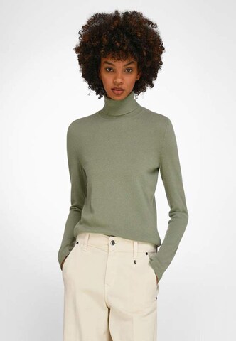 Peter Hahn Sweater in Green: front