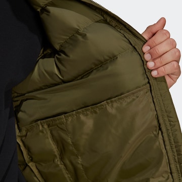 ADIDAS SPORTSWEAROutdoor jakna 'Itavic 3-Stripes Midweight ' - zelena boja