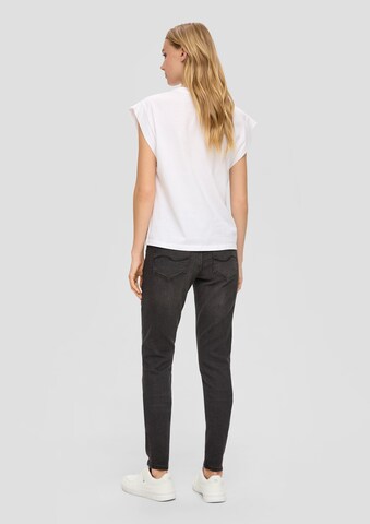 Skinny Jeans de la QS pe negru