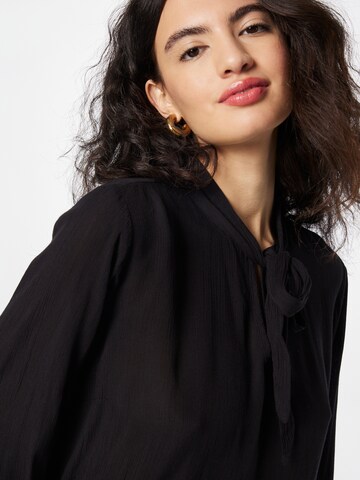 ABOUT YOU Blouse 'Laura' in Black