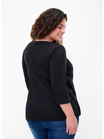 Tricou de la Zizzi pe negru