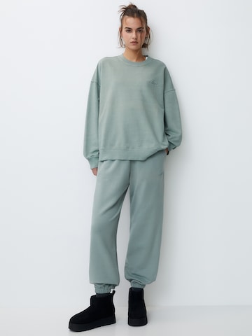 Pull&Bear Tapered Trousers in Green