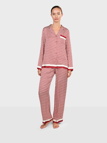 Gisela Pyjamas i rød: forside