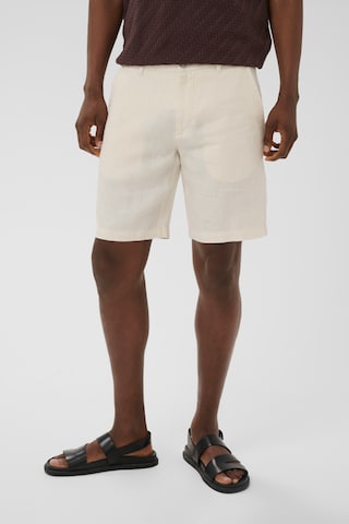 Matinique Shorts 'Harlow' in Weiß: Vorderseite
