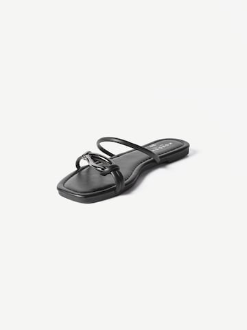 Sandale de la KOROSHI pe negru