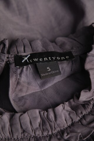 Twenty One Top & Shirt in S in Grey