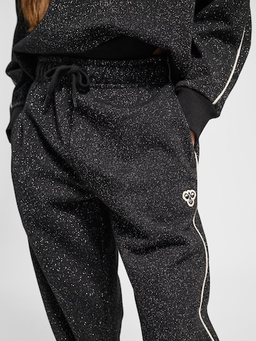 Hummel Loose fit Trousers in Black
