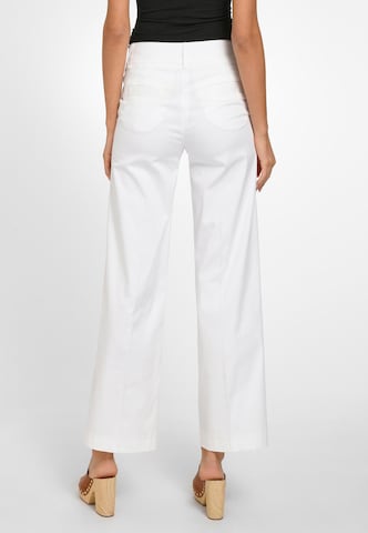 St. Emile Boot cut Pleated Pants in White