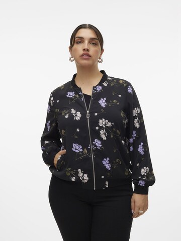 Vero Moda Curve Overgangsjakke i sort: forside