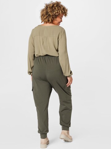Effilé Pantalon cargo 'KC Sine' KAFFE CURVE en vert