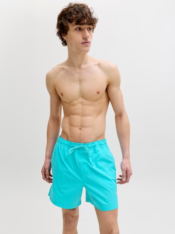 Șorturi de baie 'JPSTMaui Tropic' de la JACK & JONES pe albastru: față