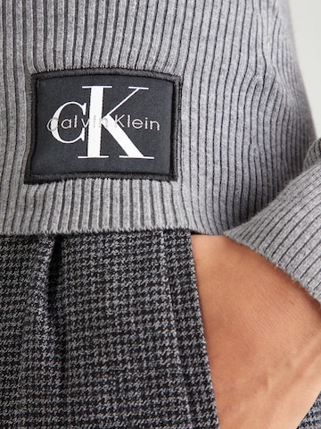 Pull-over Calvin Klein Jeans en gris