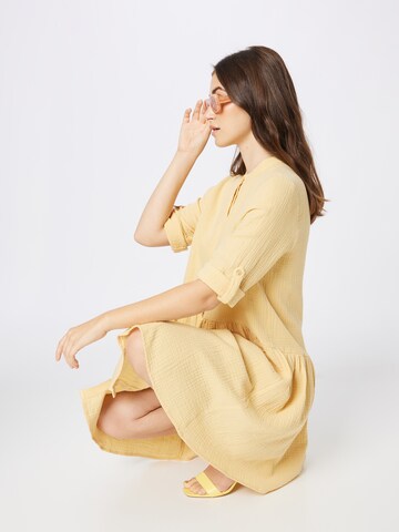 mbym - Vestido camisero 'Albana' en amarillo