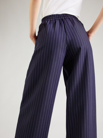 Y.A.S Wide leg Pleat-front trousers 'PINLOU' in Blue