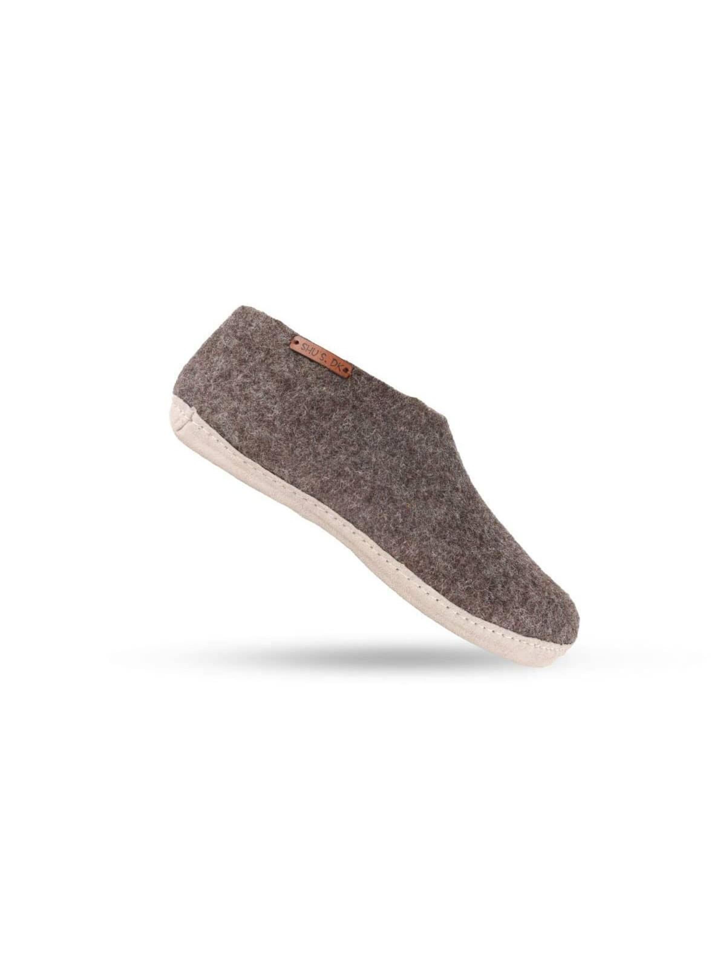 SHUS walk with nature Huisschoenen 'Uldhjemmesko (100% ren uld) - m/sål i skind - Dansk Design fra SHUS' in Bruin