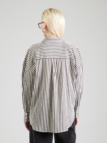 JDY Pusero 'JDYVESPER' värissä valkoinen