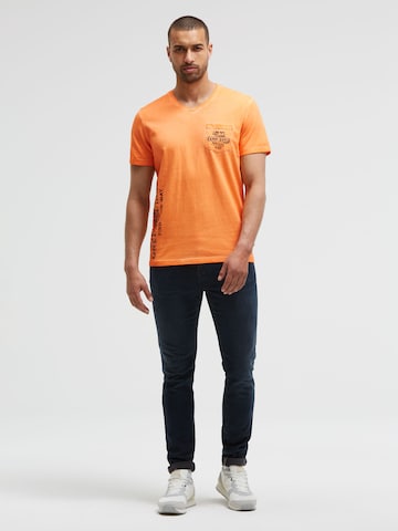 Tricou de la CAMP DAVID pe portocaliu