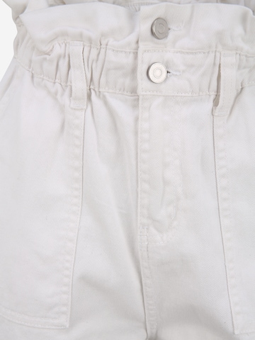 Missguided Tall Normalny krój Jeansy w kolorze biały