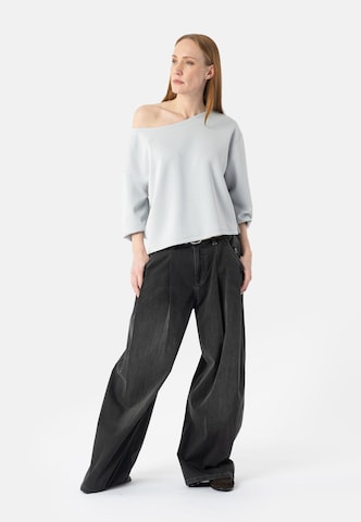 Wide Leg Jean à pince 'Kana' Elias Rumelis en noir : devant