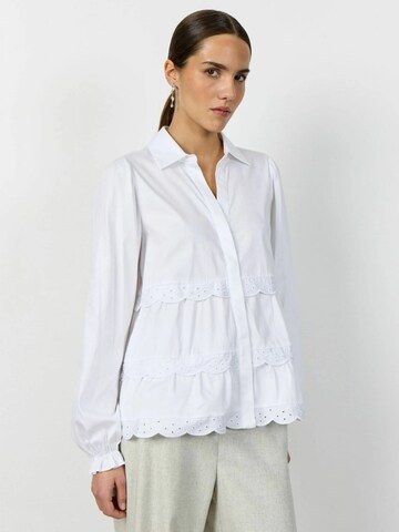 Levete Room Shirt ' LR-ISLA SOLID 135 ' in Weiß: Vorderseite