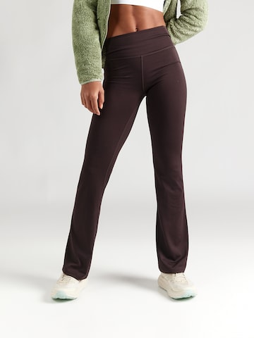 évasé Pantalon de sport 'Float' Girlfriend Collective en marron : devant