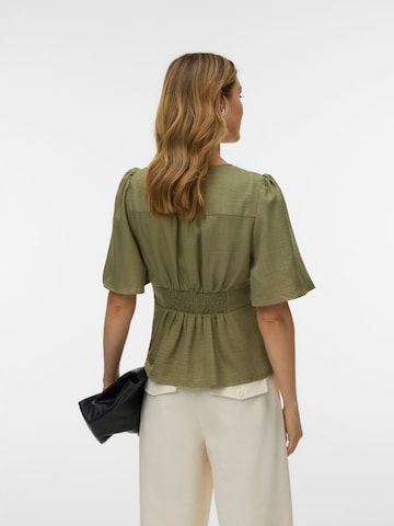 VERO MODA - Blusa en verde