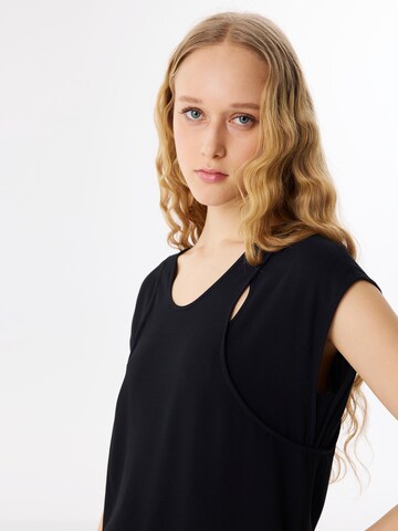 Twist Shirt in Black